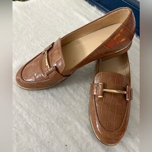 Liz Claiborne Cognac Brown Crocodile Embossed Loafers with Gold Accent Size 9.5